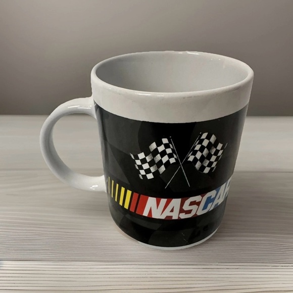 NASCAR Coffee Mug Black And White Checkered Flag 2004 One Small Scratch - Picture 8 of 9